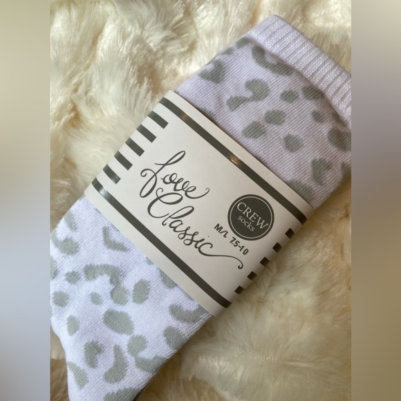 💟FUN SOCKS🌀Crew Style Soft & Neutral Animal Print Socks ✳️ - Picture 6 of 11